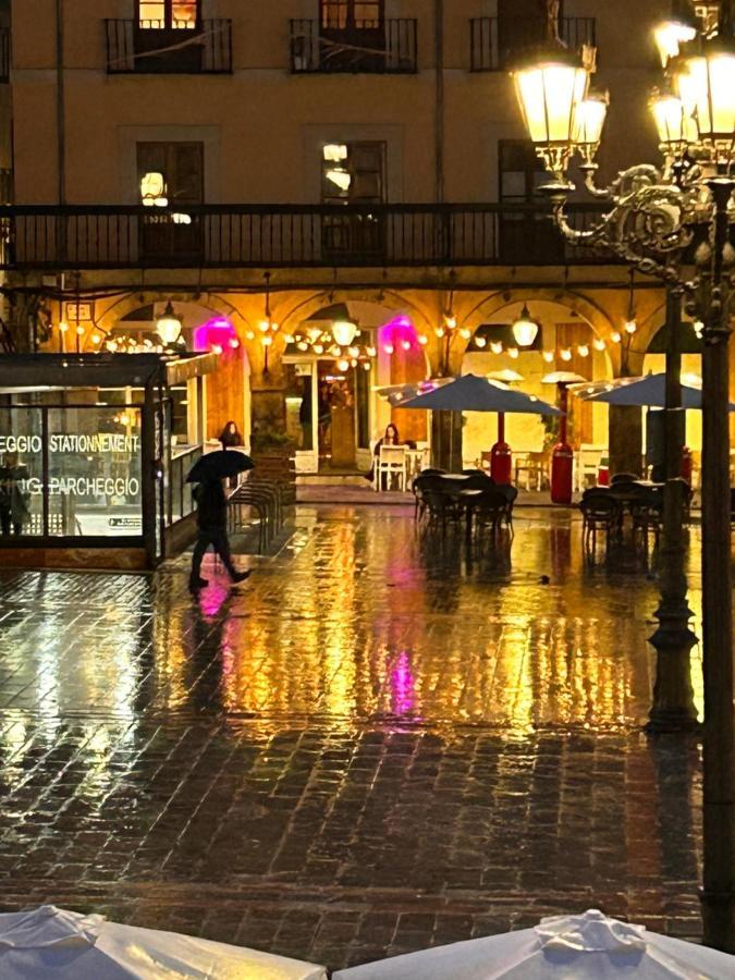 Plaza Mayor Leon - Bohemia Bagian luar foto